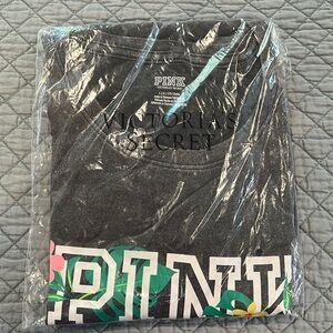 Victoria’s Secret Pink Tee Shirt NWT size Large